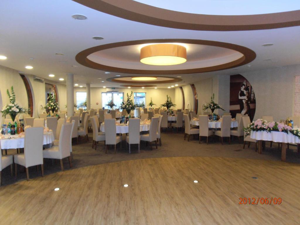 Hotel Dodo Biłgoraj Extérieur photo
